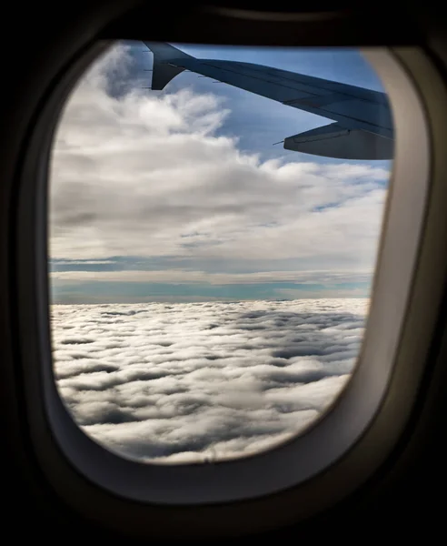 Vista Janela Avião Durante Voo Acima Das Nuvens — Fotografia de Stock