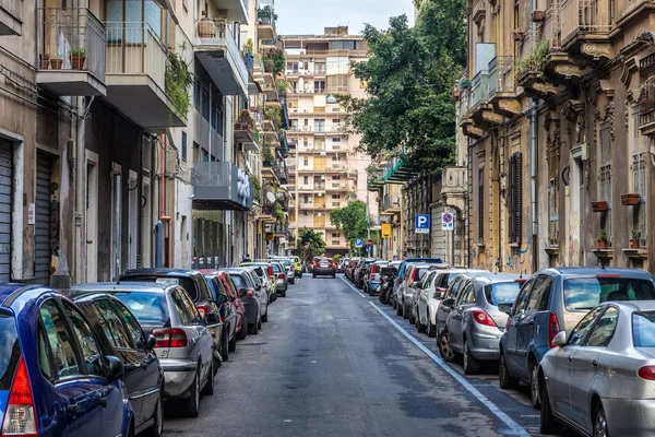 Catania Italië Mei 2019 Auto Geparkeerd Langs Straat Catania Stad — Stockfoto