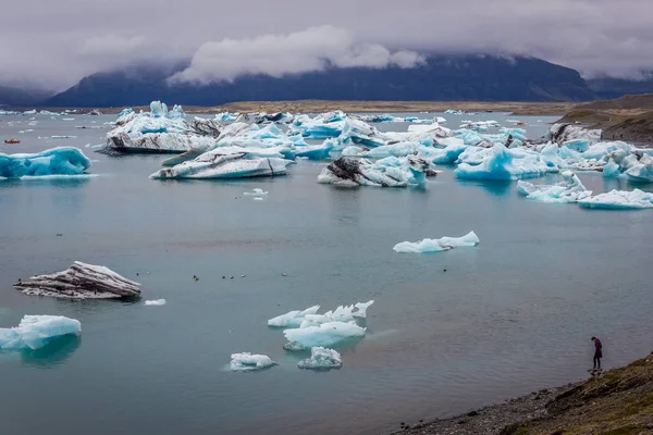 冰岛东部地区 2018年6月12日 关于Jokulsarlon的观点 冰河泻湖 冰岛的大冰川湖 — 图库照片