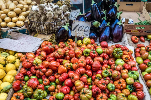 Catania Italia Mayo 2019 Verduras Venta Zona Pescheria Mercado Pescado —  Fotos de Stock