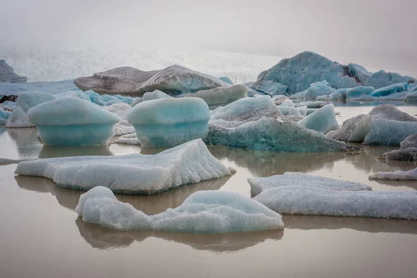 Kilátás Jéghegyekre Izlandi Fjallsarlon Glaciális Lagúnán — Stock Fotó