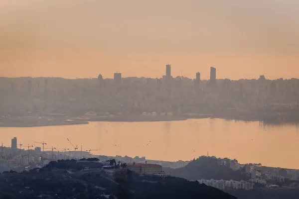 Ηλιοβασίλεμα Πάνω Από Την Πόλη Της Βηρυτού Στις Ακτές Της — Φωτογραφία Αρχείου