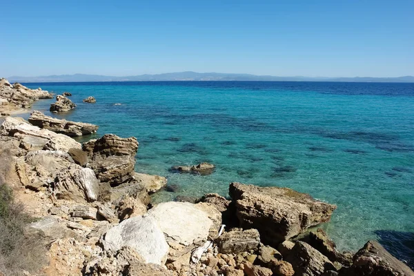 Vista Costa Pedregosa Mar Azul Turquesa Península Halkidiki Grécia — Fotografia de Stock