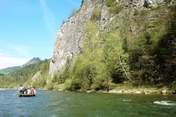 Rafting Dei Turisti Sulle Montagne Della Slovacchia Primavera — Foto Stock