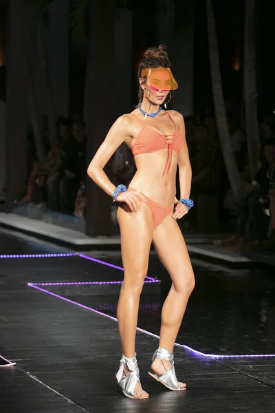 Model Walks Runway Designer Seafolly Summer 2018 Fashion Show Funkshion — Stock Photo, Image