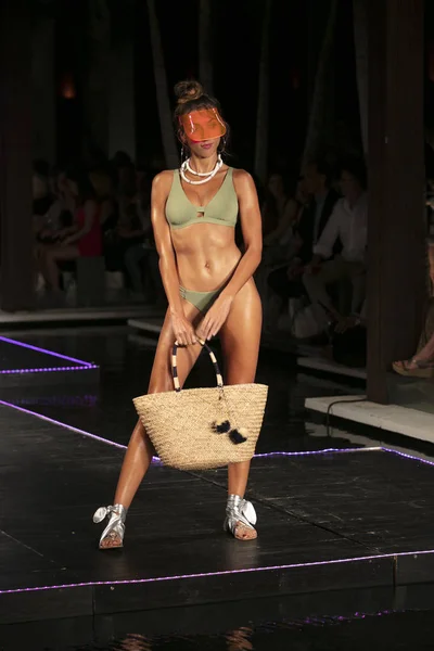 Model Chodí Dráhy Pro Módní Show Návrháře Seafolly Léta 2018 — Stock fotografie