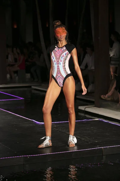Model Walks Runway Designer Seafolly Summer 2018 Fashion Show Funkshion — Stock Photo, Image