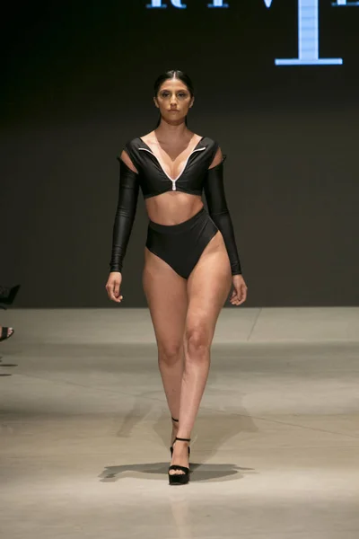 Model Procházky Dráhy Pro Rivera Letní Kolekce 2018 Módní Show — Stock fotografie