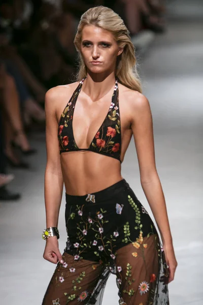 Model Walks Runway Sauvage Summer Collection 2018 Fashion Show Art — Stock Photo, Image