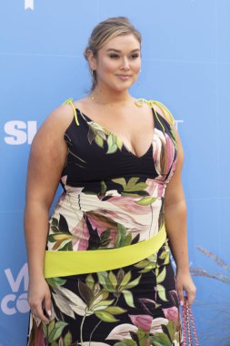 Model Hunter Mcgrady, 10 Mayıs 2019'da Miami'deki Ice Palace'da düzenlenen 2019 Magazine Sports Illustrated Swimsuit Edition'ın lansmanı sırasında kırmızı halıda poz veriyor.