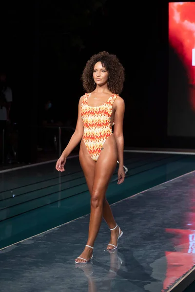 Model Walks Runway Luli Fama Swimwear Summer Collection 2021 Fashion — Stock Photo, Image