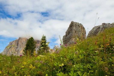Dolomites dağlarının görünümü