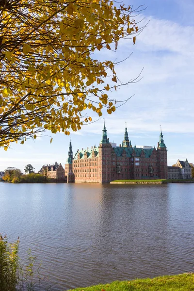 Zobacz Beuatiful Fredensborg Pałacu Hilleroed Dania — Zdjęcie stockowe