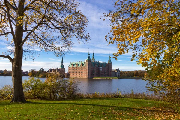 Hermosa Vista Del Palacio Fredensborg Hilleroed Dinamarca —  Fotos de Stock