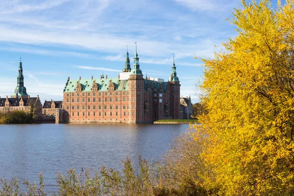 Hermosa Vista Del Palacio Fredensborg Hilleroed Dinamarca —  Fotos de Stock