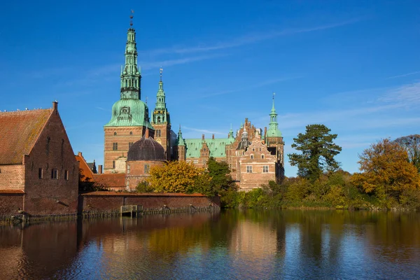 Hermosa Vista Del Palacio Fredensborg Hilleroed Dinamarca —  Fotos de Stock