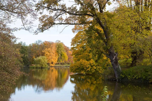 Krásný Podzimní Den Frederiksbork Parku Hilleroed Dánsko — Stock fotografie