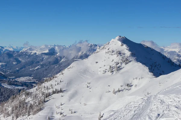 奥地利阿尔卑斯山纳斯费莱滑雪场的景色 — 图库照片