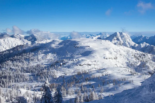 Nassfeld kayak merkezi, Avusturya Alplerinde görünümünü — Stok fotoğraf
