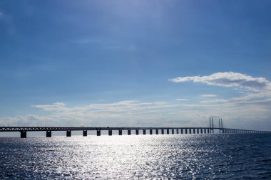 Görünüm Öresund Köprüsü'nün Baltık Denizi üzerinde Malmö ve Kopenhag bağlanır