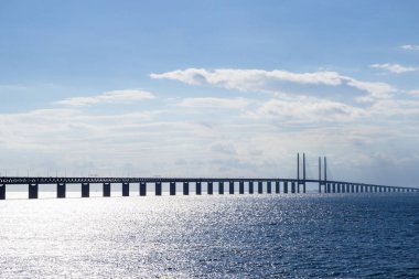 Görünüm Öresund Köprüsü'nün Baltık Denizi üzerinde Malmö ve Kopenhag bağlanır
