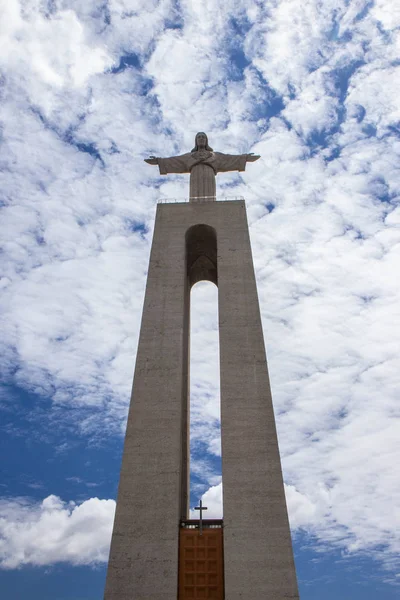 Статуя Национального Святилища Христа Царя Лиссабоне — стоковое фото