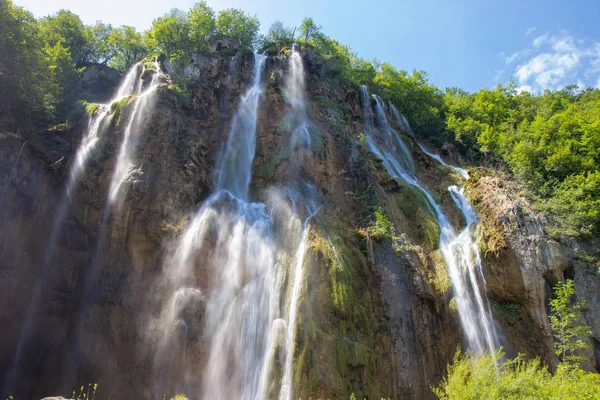 Waterfalls in the Plitvice lakes National Park — Stock Photo, Image