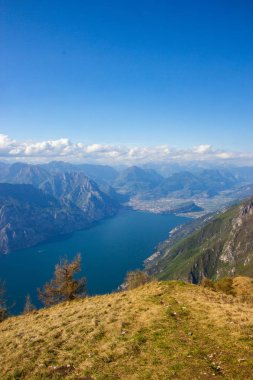 Monte Baldo 'dan Garda Gölü 'nün manzarası