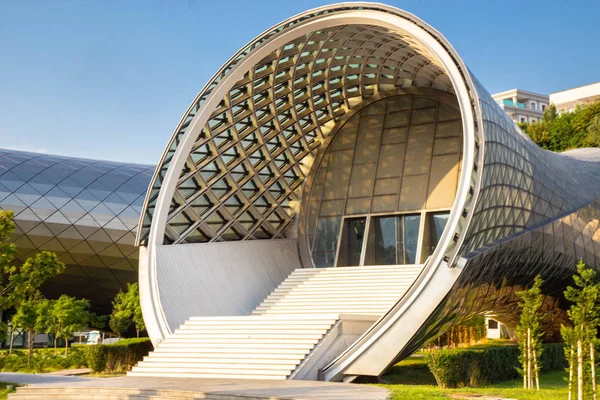 Tbilisi, Georgia 24 agosto 2018 The Music theater and Exhibition Hall in Tbilisi, Georgia — Foto Stock