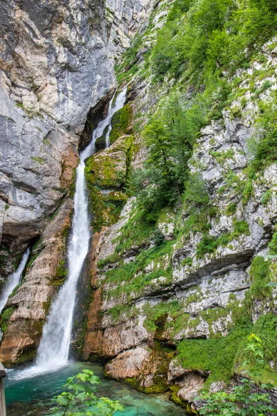 Famosa cascata Savica nelle Alpi Giulie, Slovenia — Foto Stock