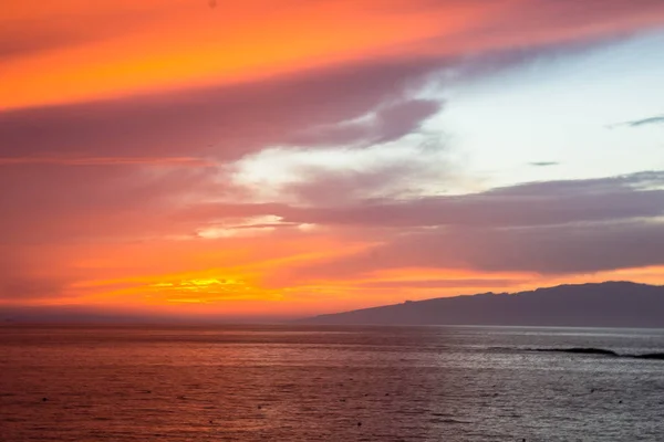 Bellissimo tramonto sull'oceano Atlantico all'isola di Tenerife — Foto Stock