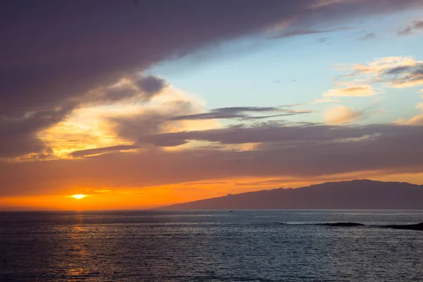 Magnifique coucher de soleil sur l'océan Atlantique à l'île de Tenerife — Photo