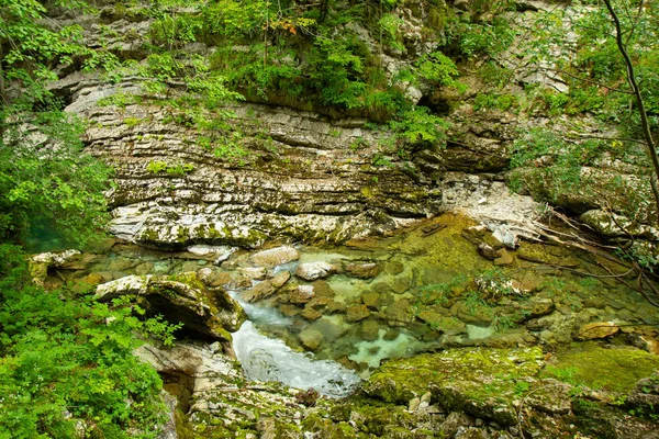Vintgar Gorge - famosa caminhada na Eslovênia, Julian Alps — Fotografia de Stock
