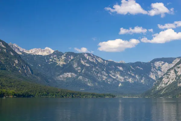 Vista del lago Bohinj, Alpes Julianos, Eslovenia —  Fotos de Stock