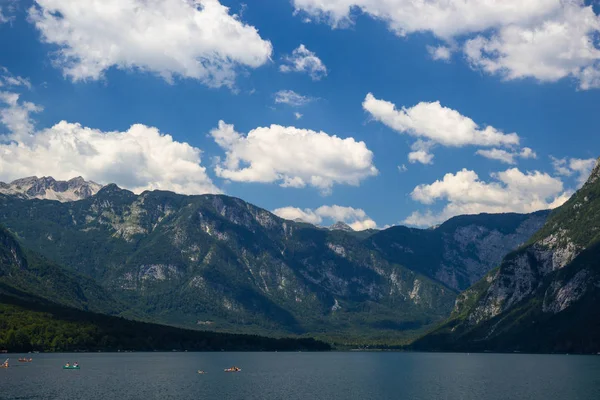 Vista del lago Bohinj, Alpes Julianos, Eslovenia —  Fotos de Stock