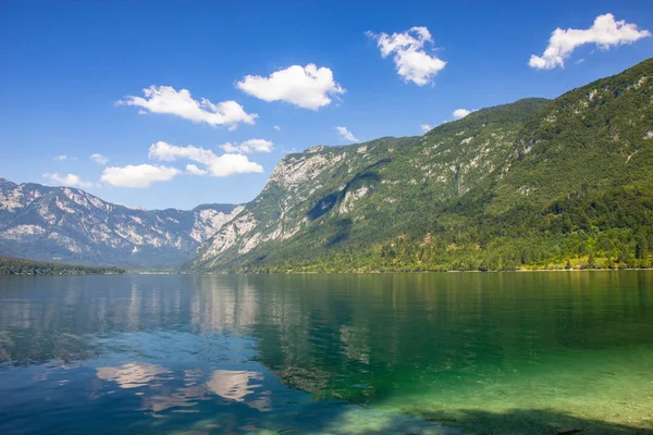 Vue sur le lac Bohinj, Alpes juliennes, Slovénie — Photo