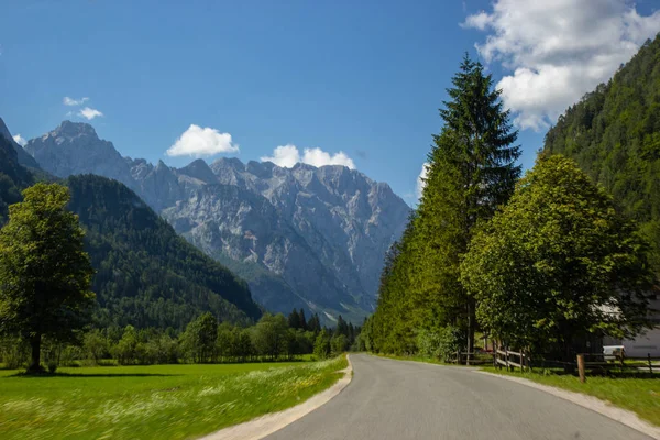 Vista do famoso Vale do Logar na Eslovênia — Fotografia de Stock