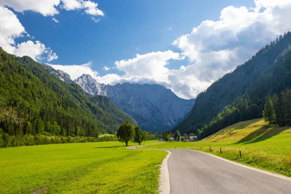 Widok słynnej doliny Logar w Słowenii — Zdjęcie stockowe