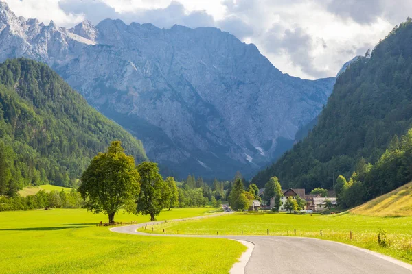Widok słynnej doliny Logar w Słowenii — Zdjęcie stockowe