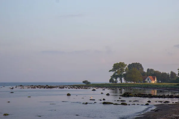 Coucher de soleil sur la mer Baltique à Scania, Suède — Photo