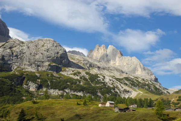 Gyönyörű kilátás a Dolomitok Alpokra, Dél-Tirol — Stock Fotó