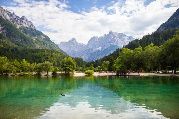Widok na jezioro jasna w Alpach Julijskich, Słowenia — Zdjęcie stockowe