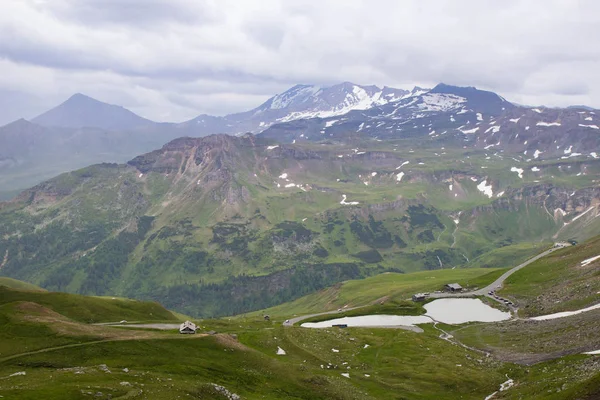 Magas hegyek tó Grossglockner High Alpine Road, Austia — Stock Fotó