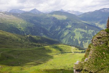 Bad Gastein, Avusturya'da teleferiğin tepesinden Alpler'in görünümü