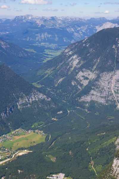 A Hallstatt-tó megtekintése 5 ujjal a kilátás pont — Stock Fotó