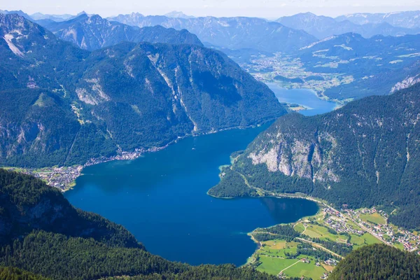 Vista aérea del lago Hallstatt desde el punto de vista de 5 dedos —  Fotos de Stock