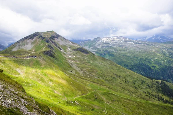 Vista de los Alpes desde la parte superior del teleférico en Bad Gastein, Austria — Foto de Stock