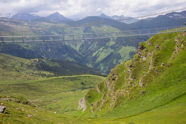Вид на Альпы с вершины канатной дороги в Бад Мбахе, Австрия — стоковое фото