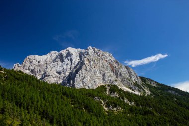 Julian Alps'in Vrsic Pass'ten görünümü, Slovenya