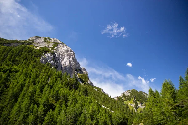 Uitzicht op Julische Alpen vanaf de Vrsic-pas, Slovenië — Stockfoto